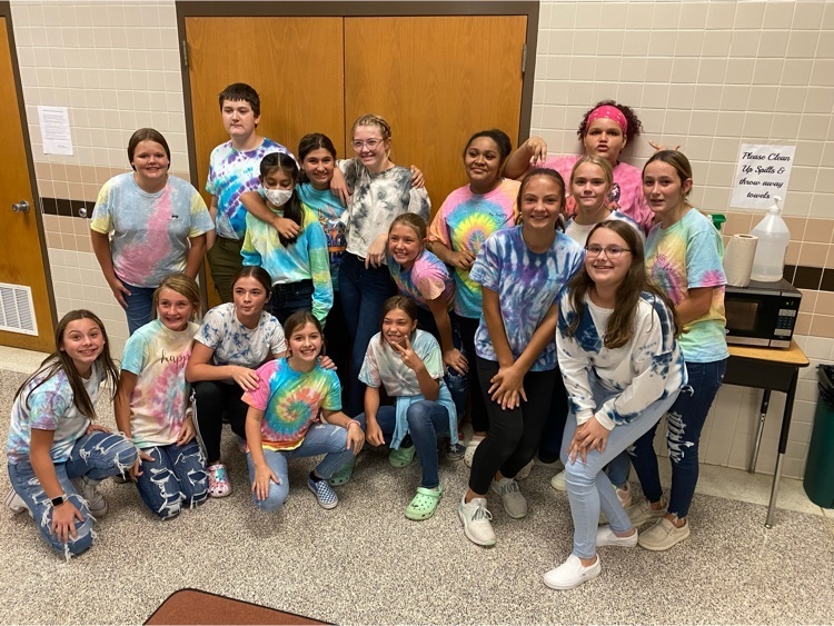 MS students wear tie dye to support Hello Week!
